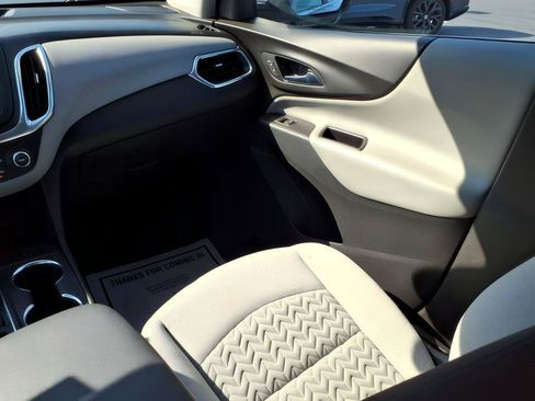 Used 2022 Chevrolet Equinox LT FWD image 25