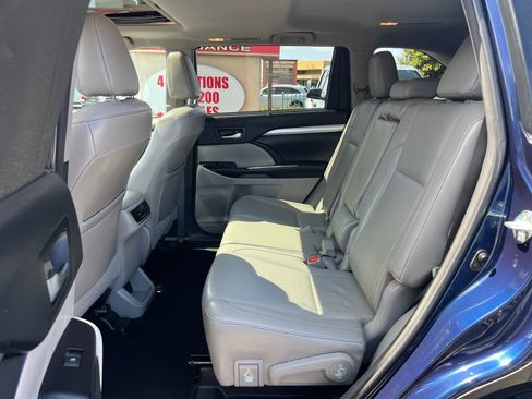 Used 2015 Toyota Highlander XLE FWD image 30