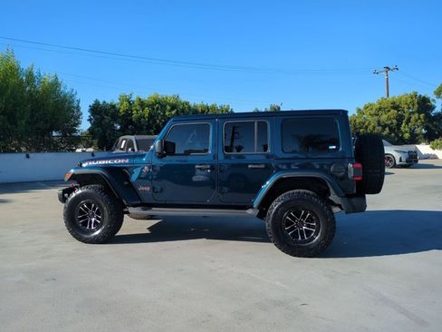 Used 2025 Jeep Wrangler Unlimited Rubicon AWD/4WD image 9