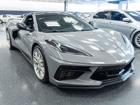 Used 2023 Chevrolet Corvette Stingray Preferred Cpe w/ Z51 Performance Package RWD image 3