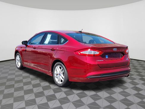 Used 2014 Ford Fusion SE FWD image 3