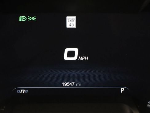 Used 2024 Alfa Romeo Stelvio Veloce image 24