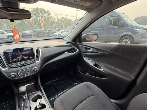 Used 2022 Chevrolet Malibu LT FWD image 18