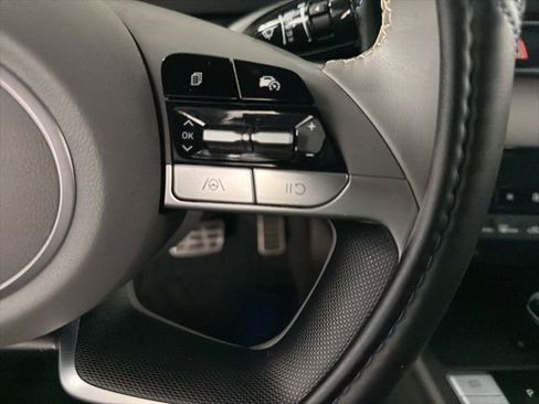 Certified 2025 Hyundai Elantra Sport image 20