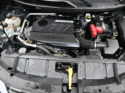 Used 2023 Nissan Rogue SV image 15