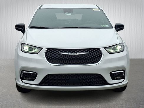 New 2026 Chrysler Pacifica Select image 2