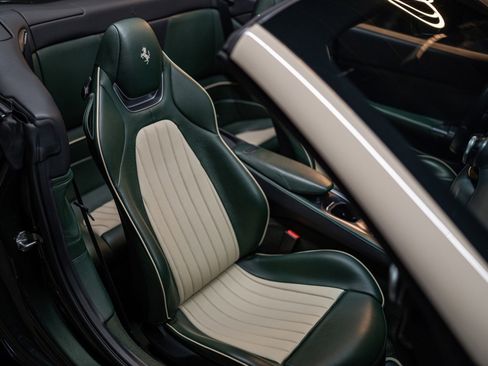 Used 2019 Ferrari Portofino image 12