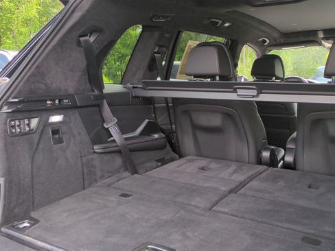 Used 2021 BMW X7 xDrive40i w/ M Sport Package AWD/4WD image 32
