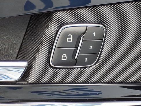 Certified 2022 Lincoln Nautilus Reserve image 15