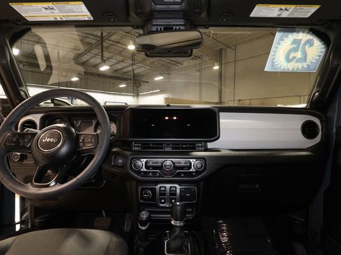 Used 2025 Jeep Wrangler Sport AWD/4WD image 26