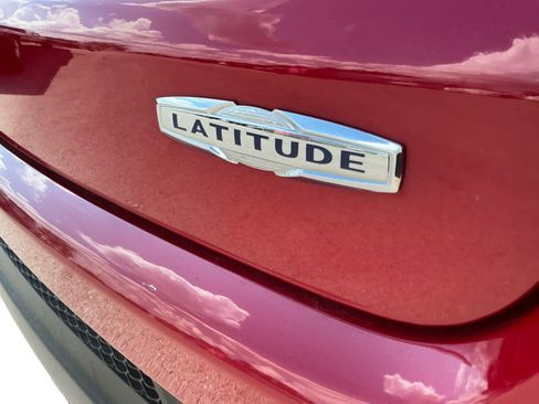 Used 2018 Jeep Compass Latitude w/ Popular Equipment Group AWD/4WD image 18