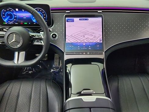 Used 2023 Mercedes-Benz EQE 500 4MATIC Sedan image 36