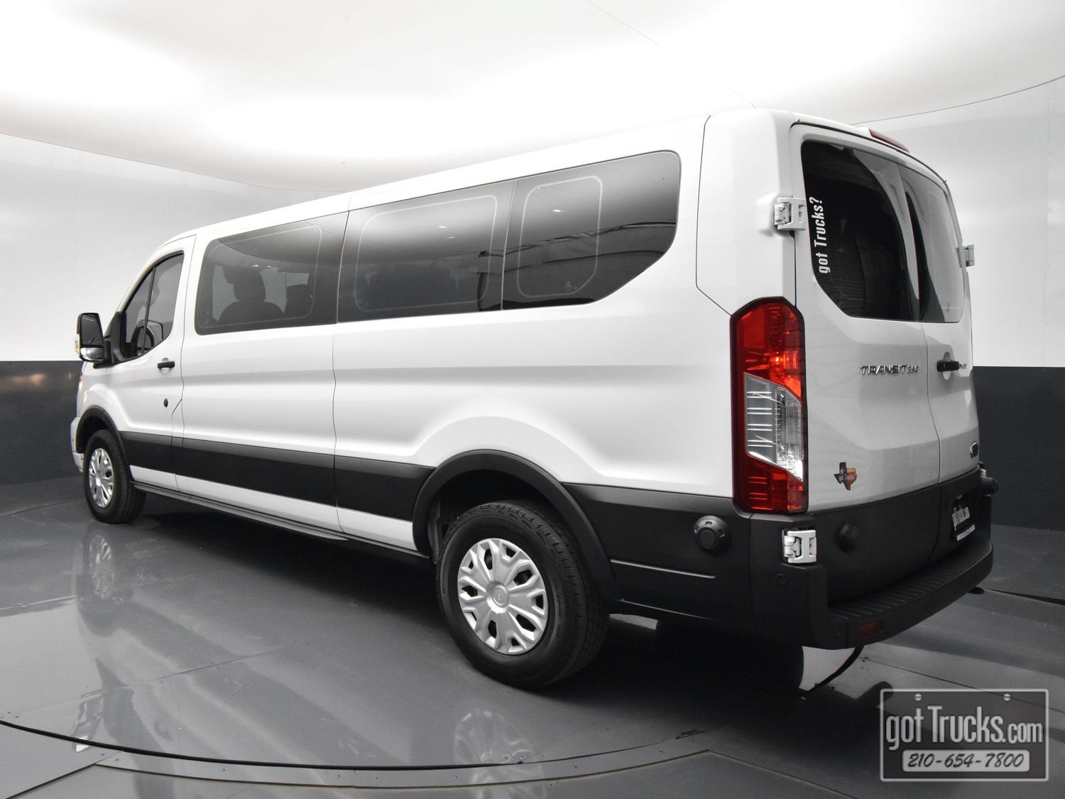 Used 2024 Ford Transit 350 XLT RWD image 5