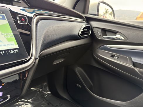 Used 2023 Chevrolet Bolt EUV Premier w/ Sun & Sound Package FWD image 36