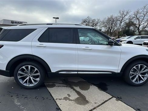 Used 2025 Ford Explorer Platinum w/ Ultimate Package image 3