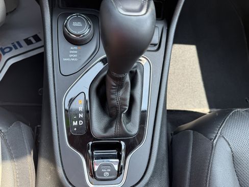 Used 2021 Jeep Cherokee Limited AWD/4WD image 29