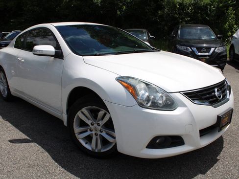 Used 2011 Nissan Altima 2.5 S w/ 2.5S Premium Pkg FWD image 4