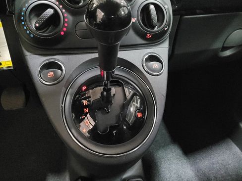 Used 2015 FIAT 500 Pop FWD image 27