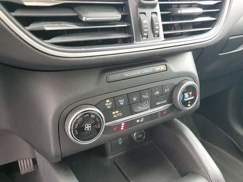 Used 2020 Ford Escape SEL image 21