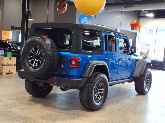 Used 2025 Jeep Wrangler Unlimited Sport AWD/4WD image 6