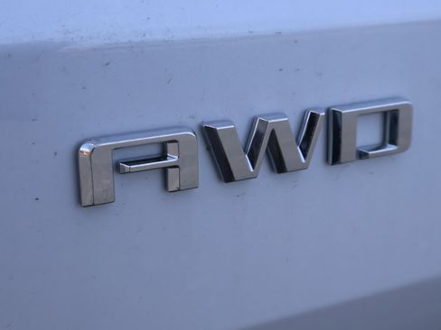 New 2026 Chevrolet Traverse High Country w/ LPO, Floor Liner Package image 6