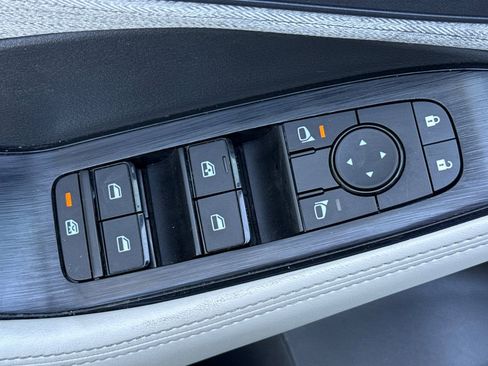 Used 2023 Nissan Rogue SV FWD image 14