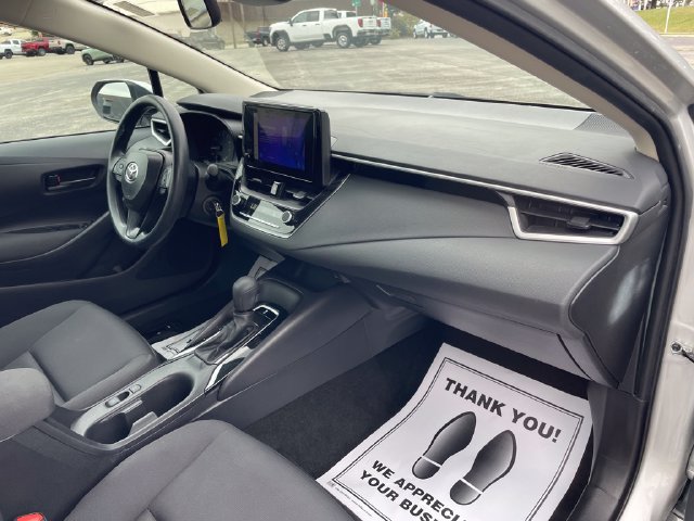 Used 2025 Toyota Corolla LE FWD image 25