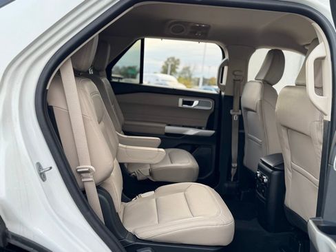 Used 2022 Ford Explorer Limited w/ Equipment Group 301A image 26
