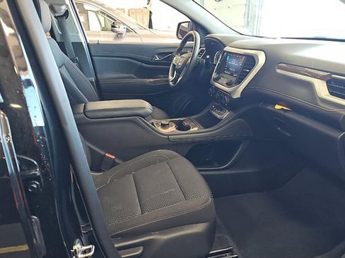 Used 2023 GMC Acadia SLE FWD image 16