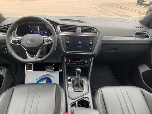 Used 2022 Volkswagen Tiguan SE R-Line image 42