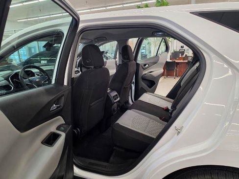 Used 2018 Chevrolet Equinox LS FWD image 32