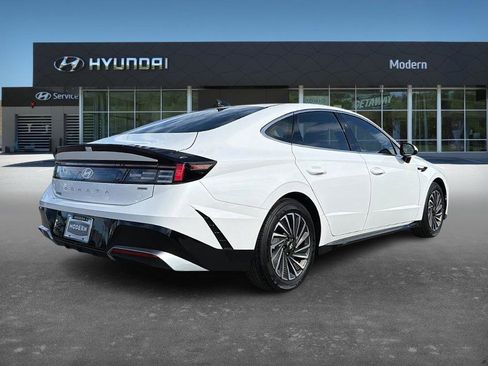 Certified 2025 Hyundai Sonata SEL image 3