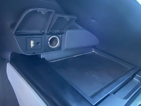 Used 2018 Toyota Camry SE image 21