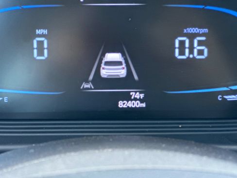 Used 2023 Hyundai Venue SEL FWD image 28