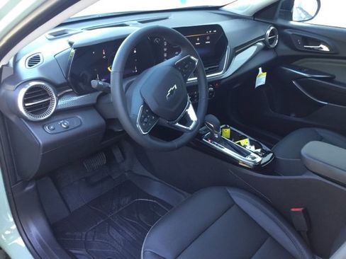 New 2025 Chevrolet Trax ACTIV w/ Driver Confidence Package image 16