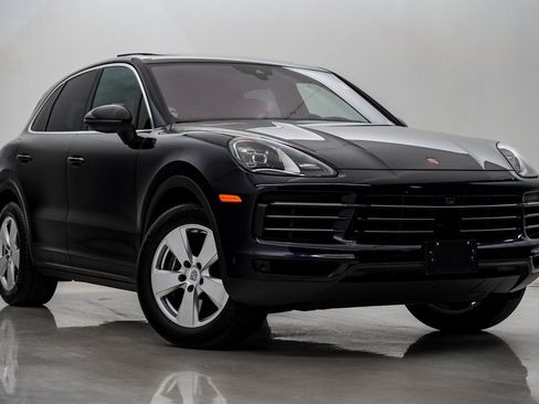 Certified 2022 Porsche Cayenne image 8