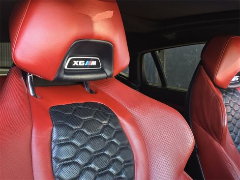 Used 2020 BMW X6 M Competition w/ Executive Package image 21
