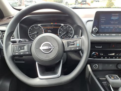 Used 2023 Nissan Rogue SV AWD/4WD image 14