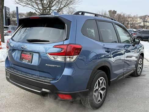 Used 2023 Subaru Forester Premium image 6
