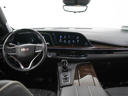 Used 2024 Cadillac Escalade Premium Luxury Platinum AWD/4WD image 18