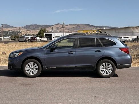 Used 2016 Subaru Outback 2.5i Premium AWD/4WD image 2