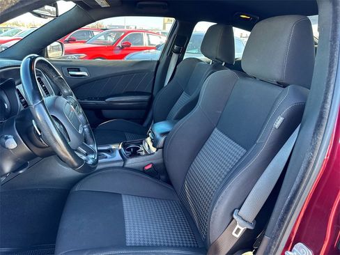 Used 2019 Dodge Charger R/T w/ Blacktop Package image 11