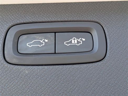 Used 2022 Volvo XC90 T6 Inscription w/ Advanced Package image 15