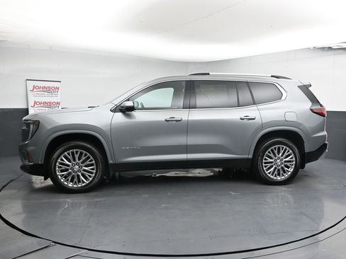 Used 2024 GMC Acadia Denali w/ LPO, Roadside Safety Package image 5
