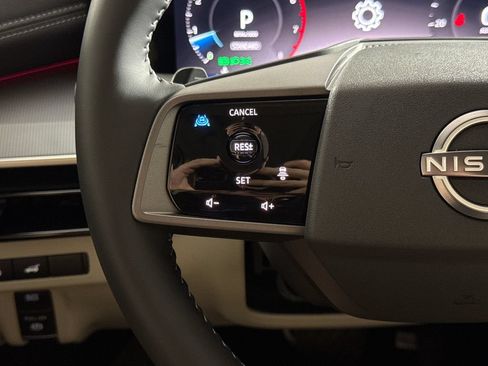 Used 2025 Nissan Murano SL AWD/4WD image 16