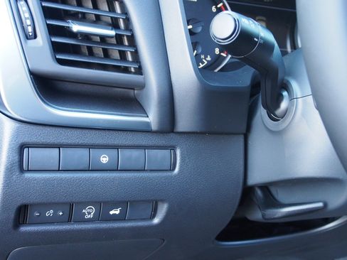 Used 2026 Nissan Rogue SV FWD image 18