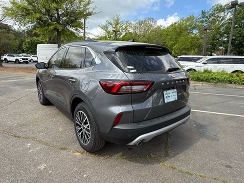 New 2024 Ford Escape SE image 5