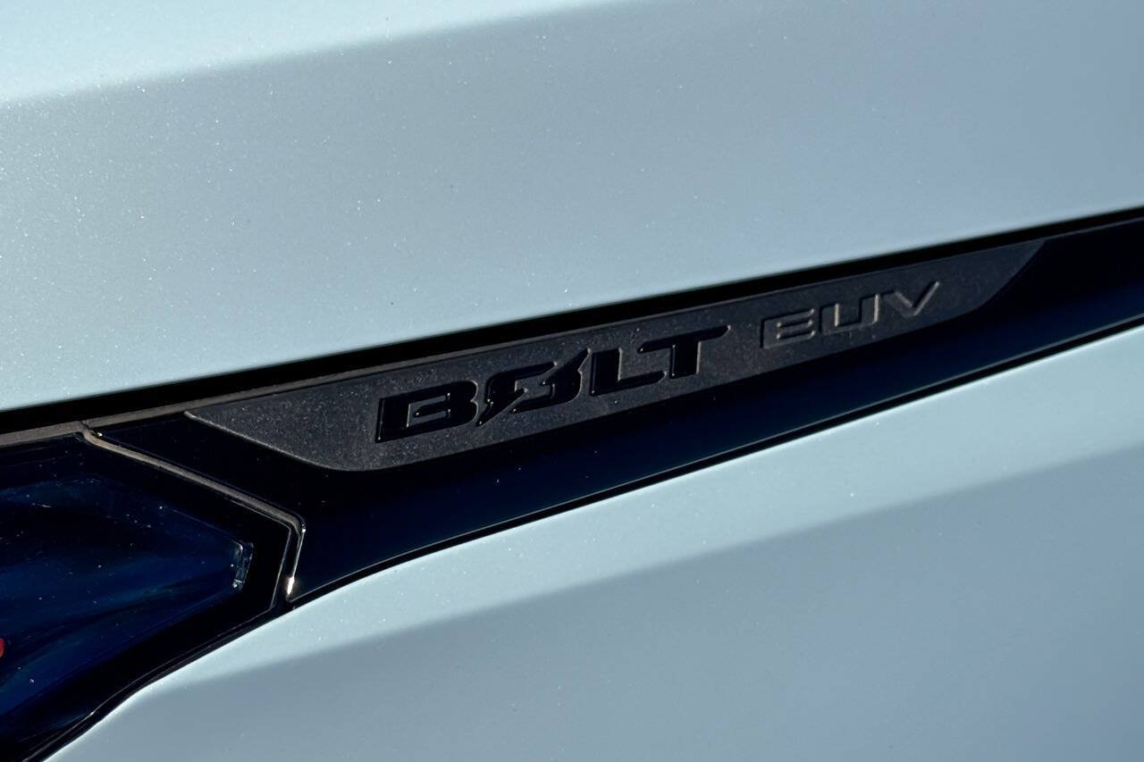 Used 2022 Chevrolet Bolt EUV LT w/ Convenience Package FWD image 33