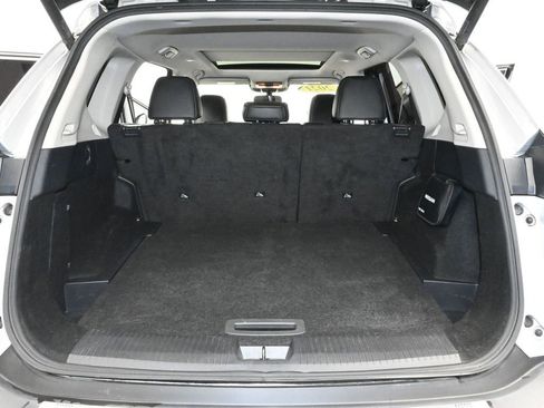 Used 2021 Nissan Rogue SV w/ Premium Package image 12