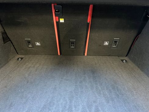 Used 2019 Jaguar F-PACE S image 34